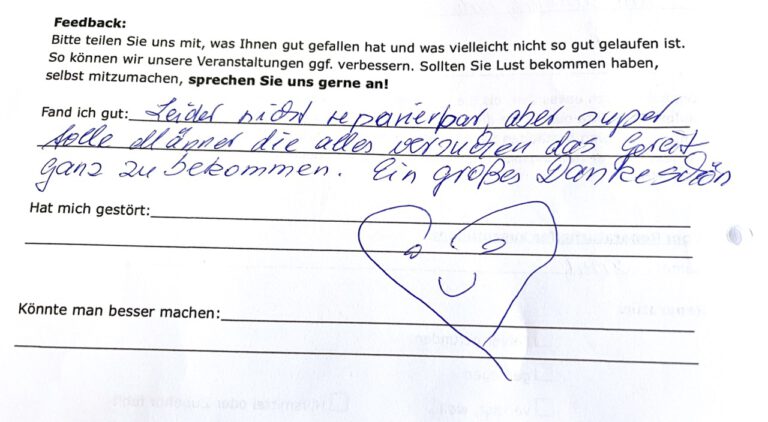 Sehr positives Feedback handschriftlich festgehalten und mit einem gezeichneten Herz versehen.